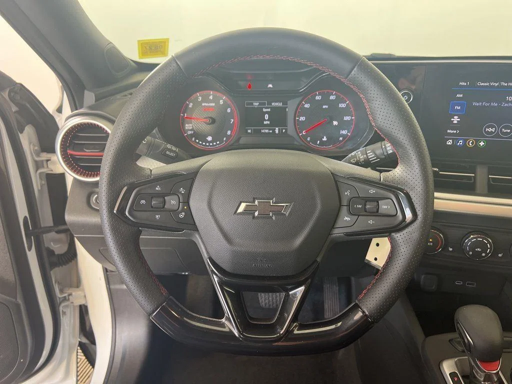 Used 2024 Summit White Chevrolet 1RS image 24