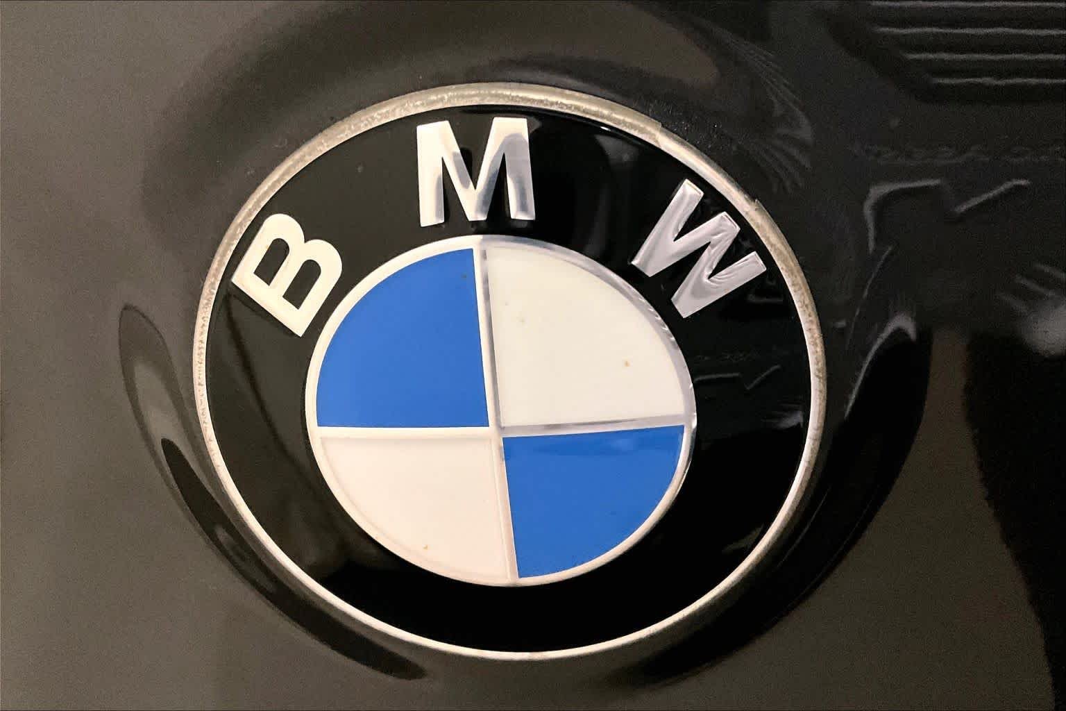 Used 2022 Dark Graphite Metallic BMW xDrive30i image 32