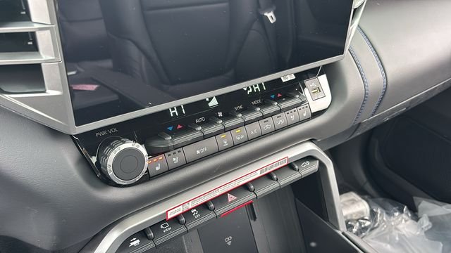 2025 Toyota Tundra Platinum - Photo 36