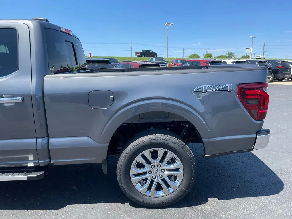 New 2026 Carbonized Gray Metallic Ford Lariat® image 39