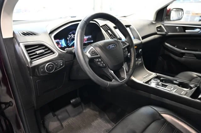 Used 2020 Red Ford SEL image 19