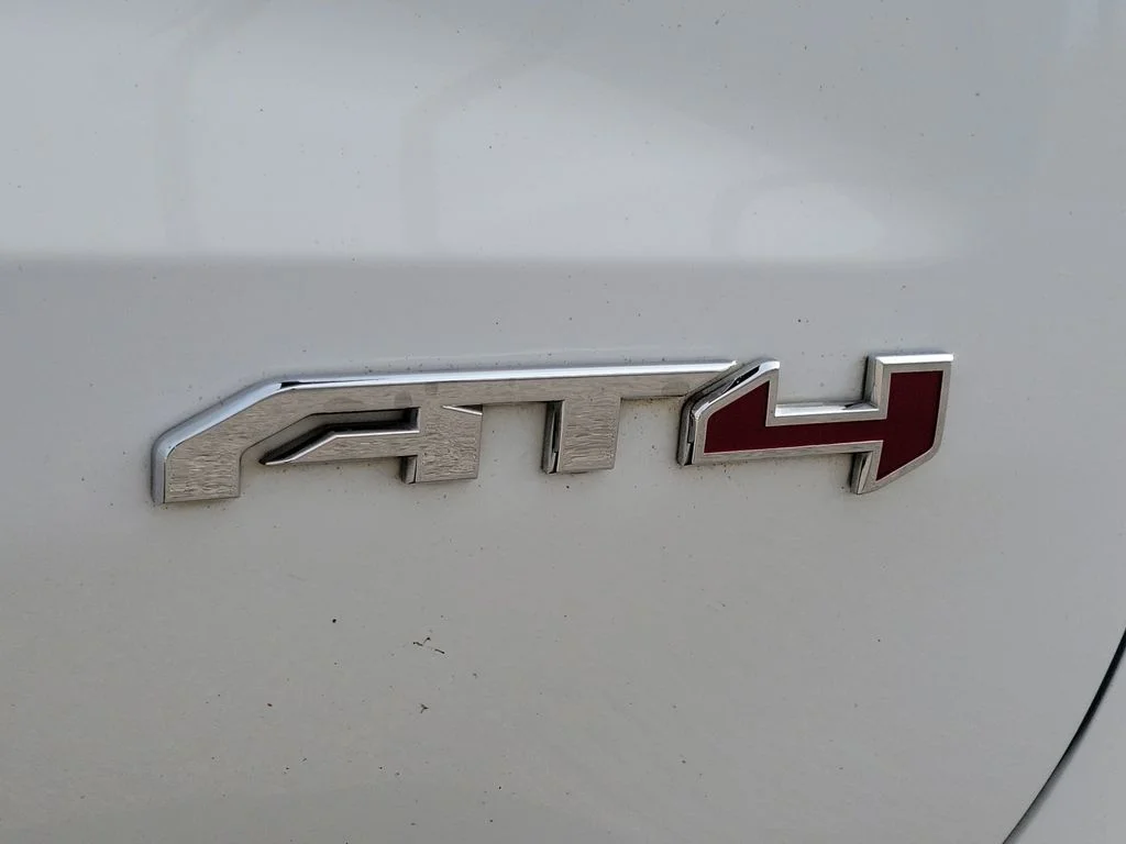 Used 2021 White GMC AT4 image 7