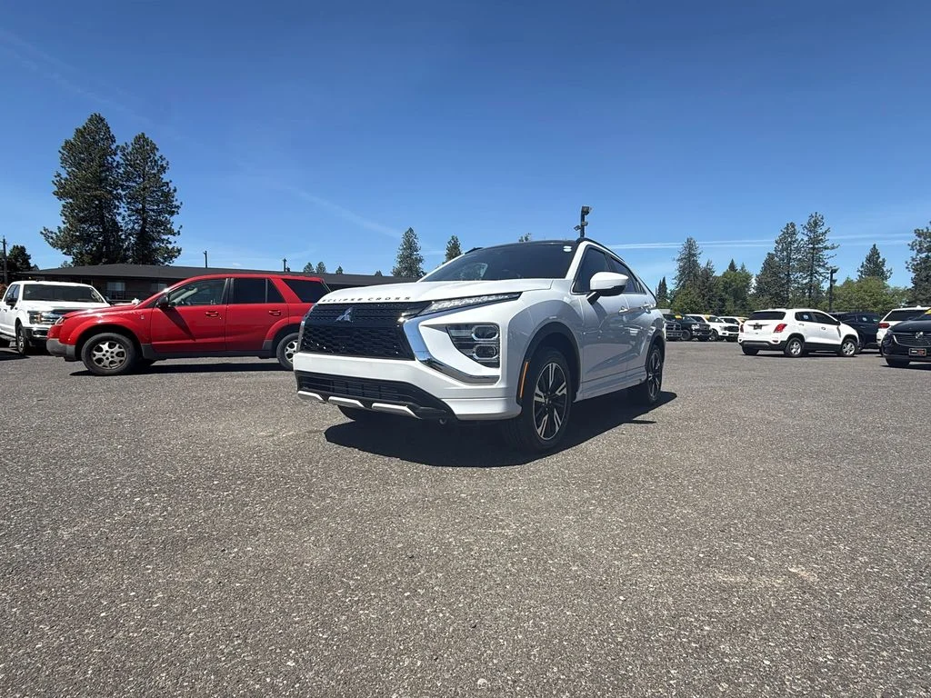 New 2026 White Diamond Mitsubishi SEL AWD image 36