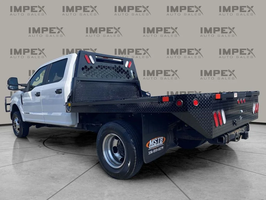 Used 2022 White Ford XL image 3