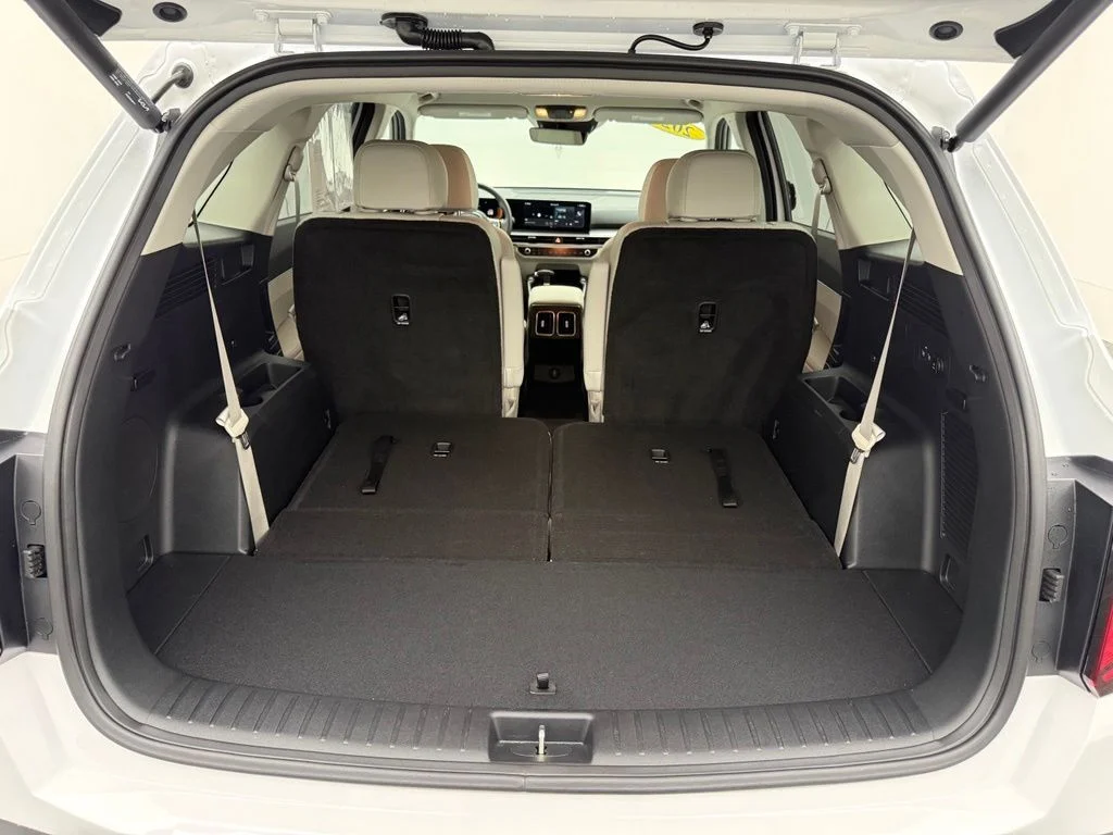 Used 2025 White Kia EX image 11