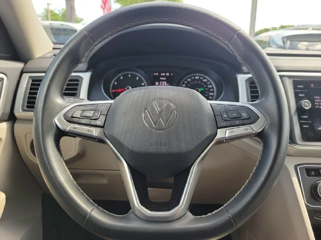 Used 2021 Blue Volkswagen 2.0T SE image 19