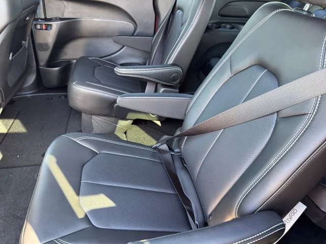 2026 Chrysler Pacifica Select - Photo 16