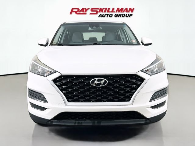 Used 2020 White Hyundai SE image 2