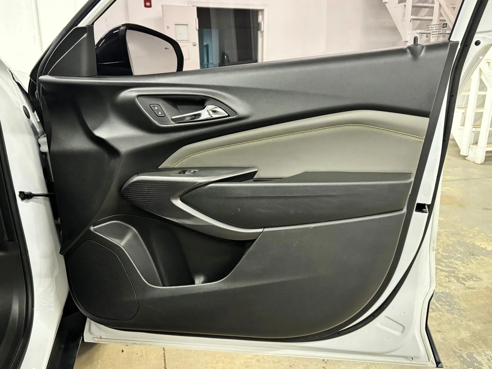 Used 2025 White Chevrolet ACTIV image 23
