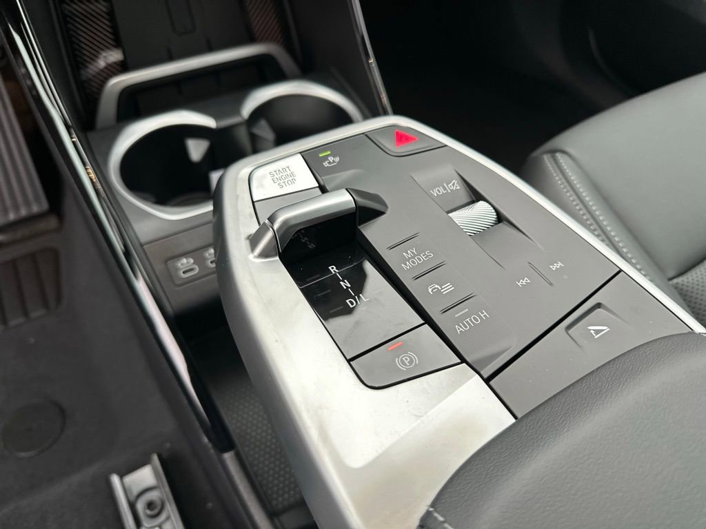 New 2026 Space Silver Metallic BMW xDrive28i image 33