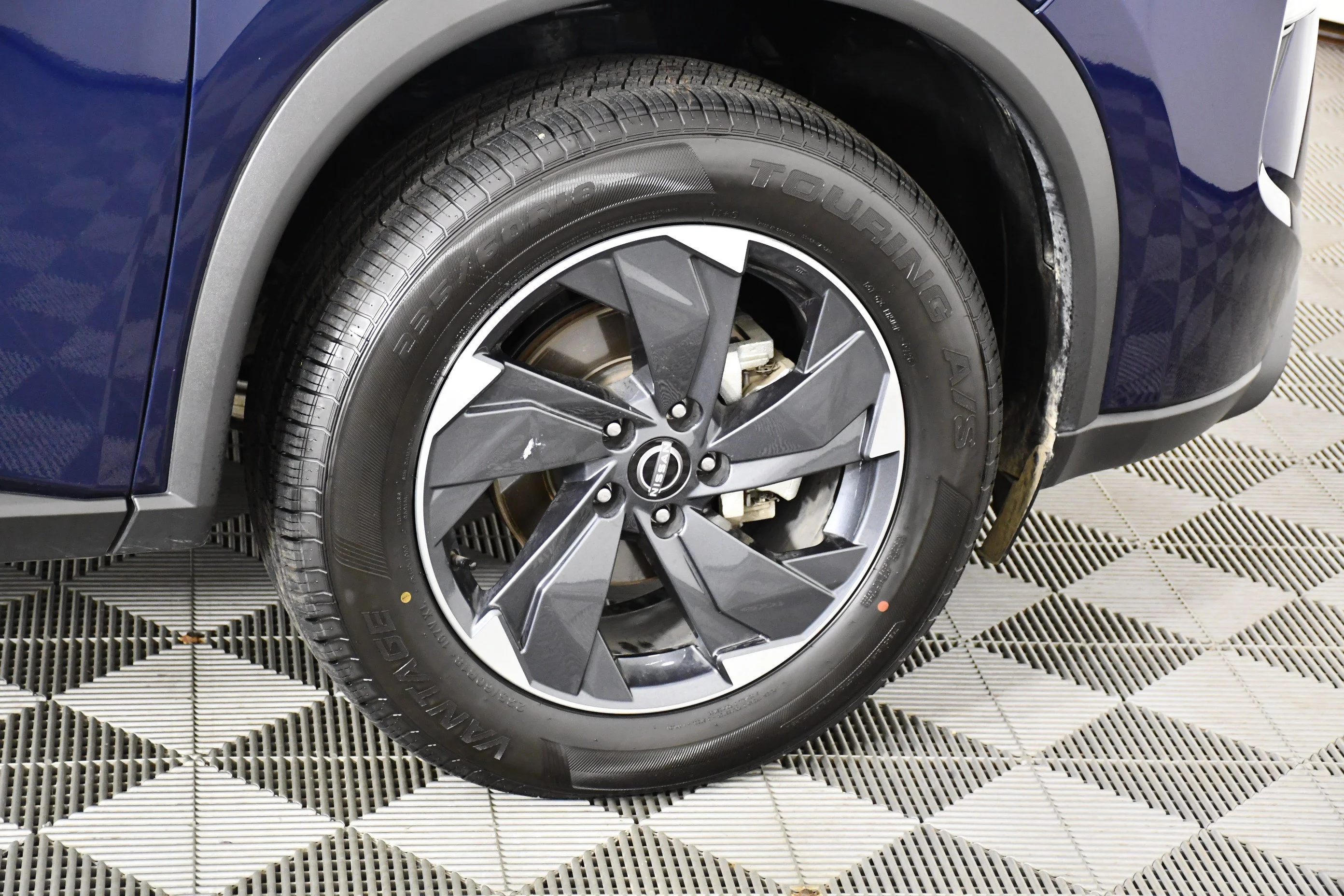 Used 2025 Deep Ocean Blue Pearl Nissan SV image 51