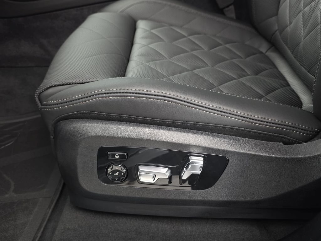New 2027 Brooklyn Grey Metallic BMW xDrive40i image 29