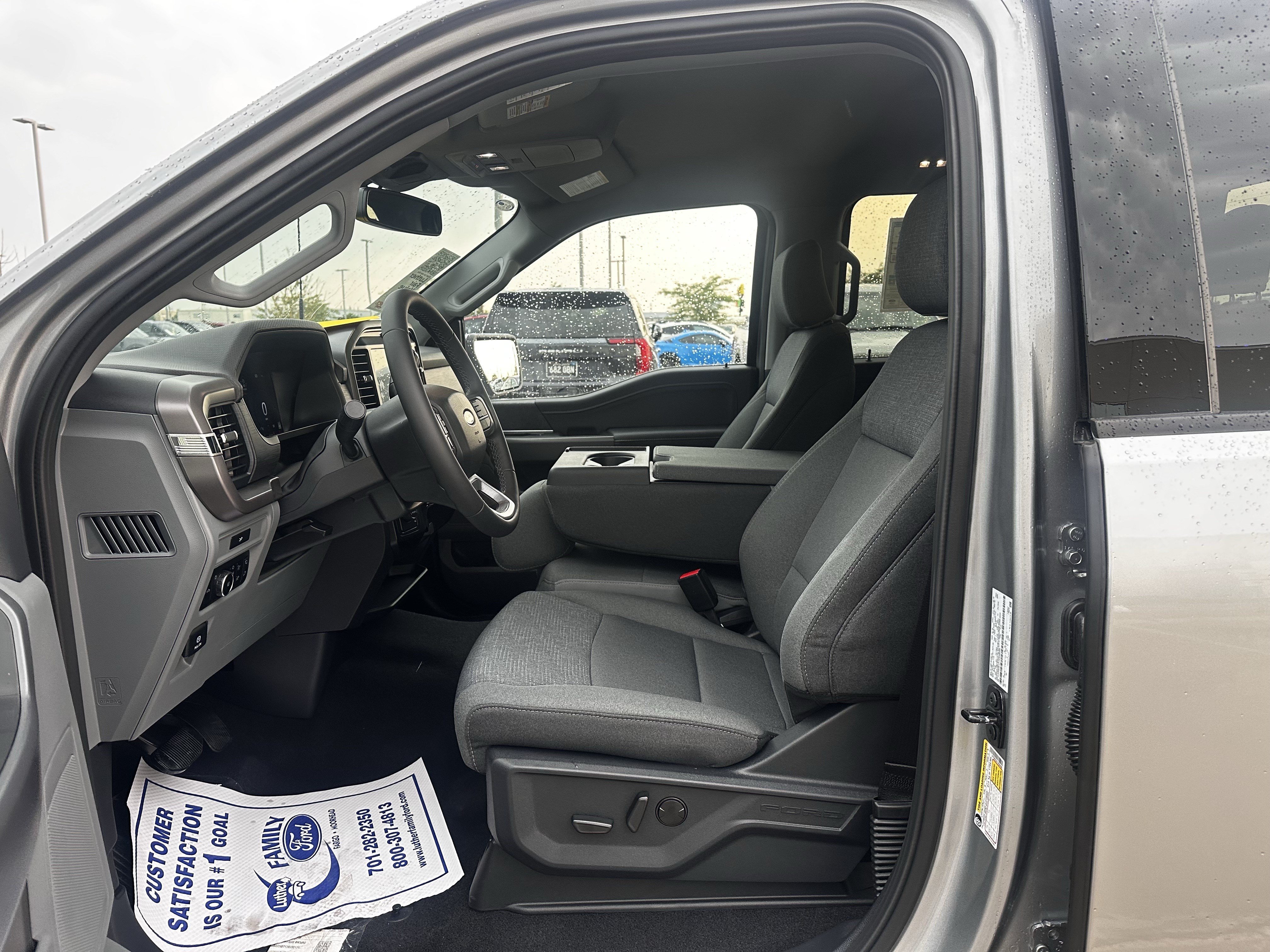 New 2026 Carbonized Gray Metallic Ford XLT image 5