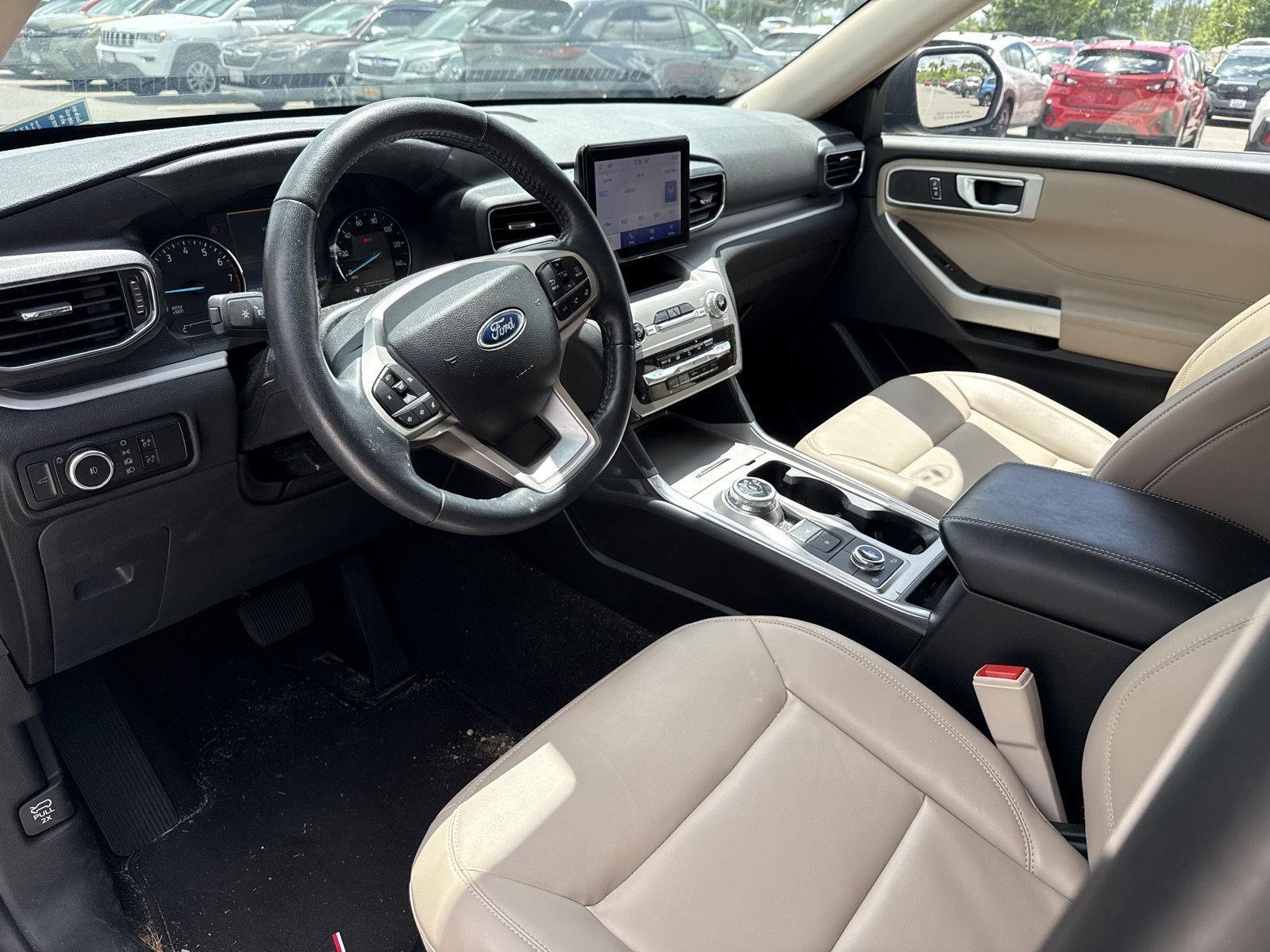Used 2023 Atlas Blue Ford XLT image 6