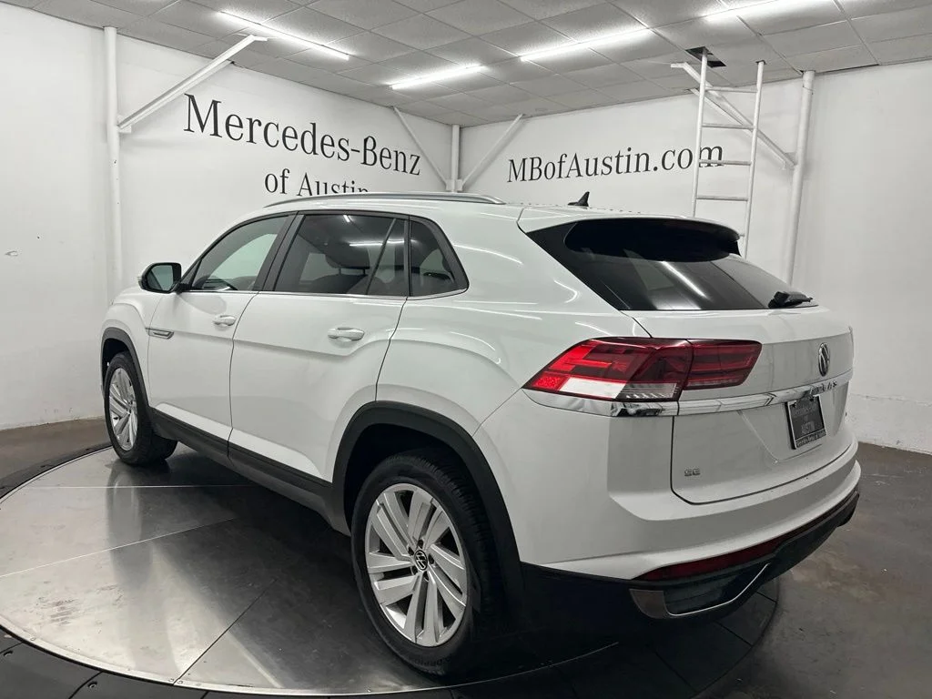 Used 2021 White Volkswagen 2.0T SE w/Technology image 3
