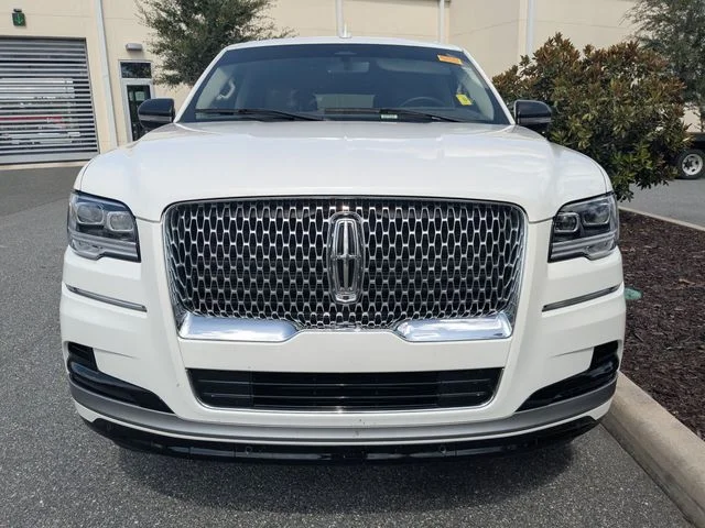 Used 2023 White Metallic Lincoln Reserve image 7