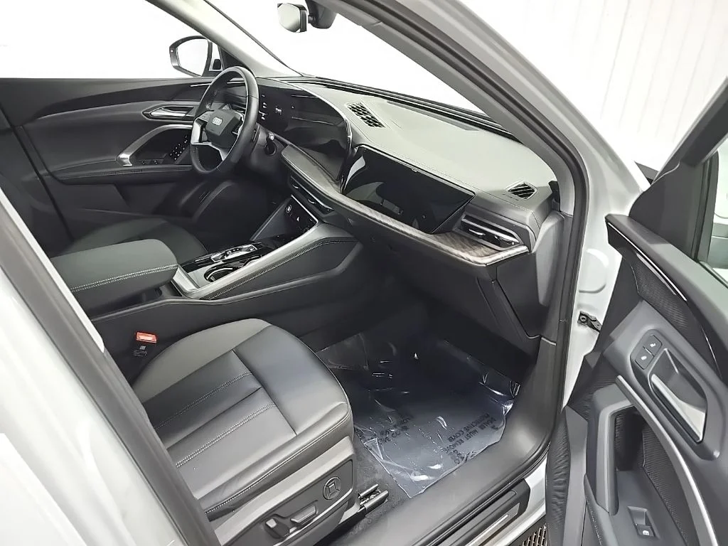Used 2025 White Audi 2.0T Premium image 16