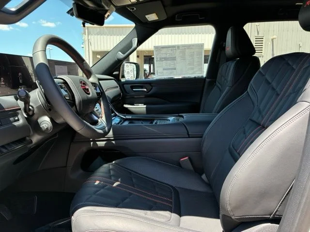 New 2026 Aspen White/Super Black Nissan PRO-4X® image 7