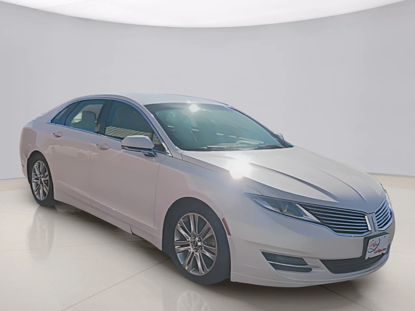 Used 2013 White Lincoln FWD image 7