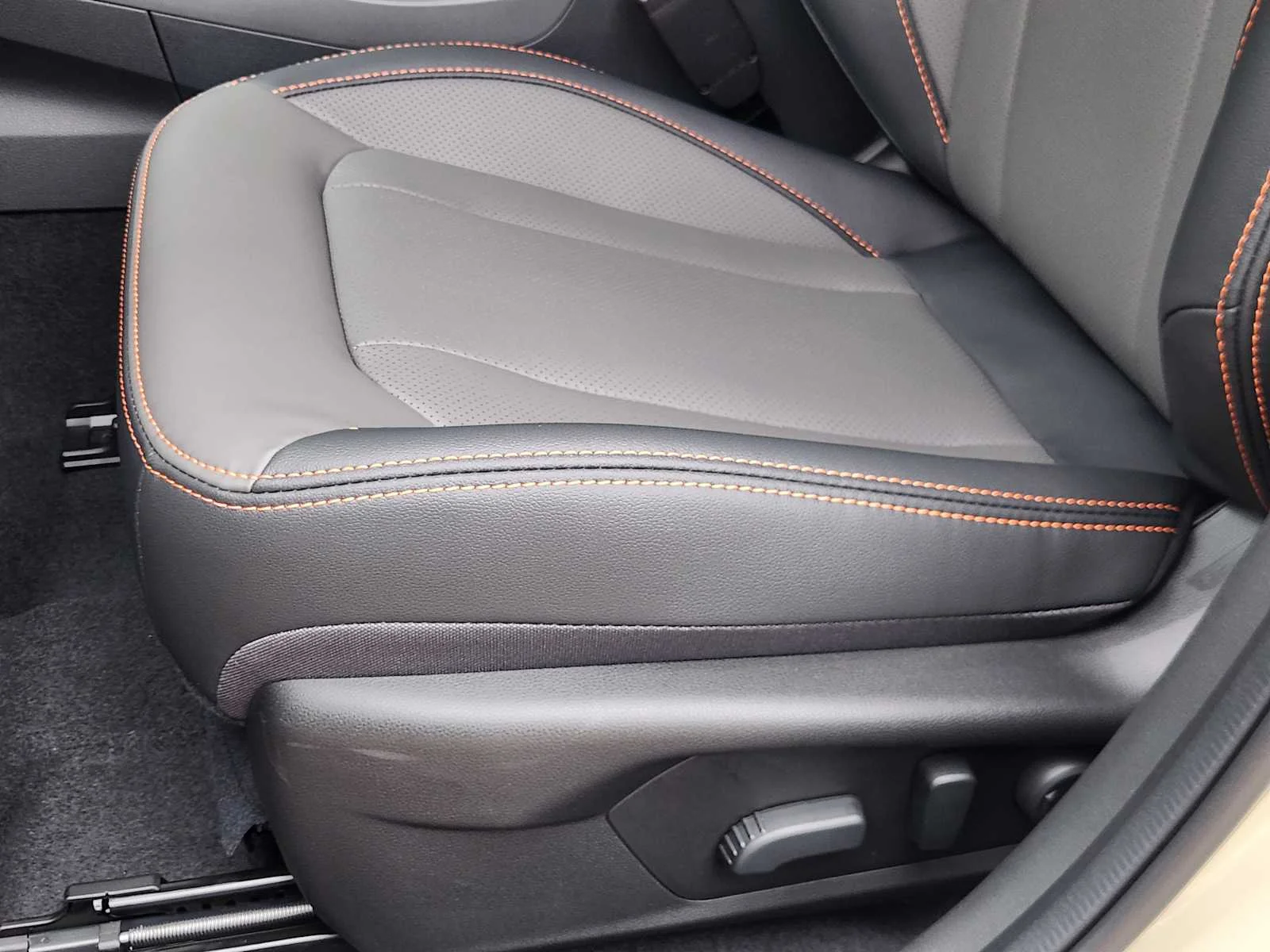 New 2026 SAND DUNE PEARL Subaru Limited Hybrid image 17