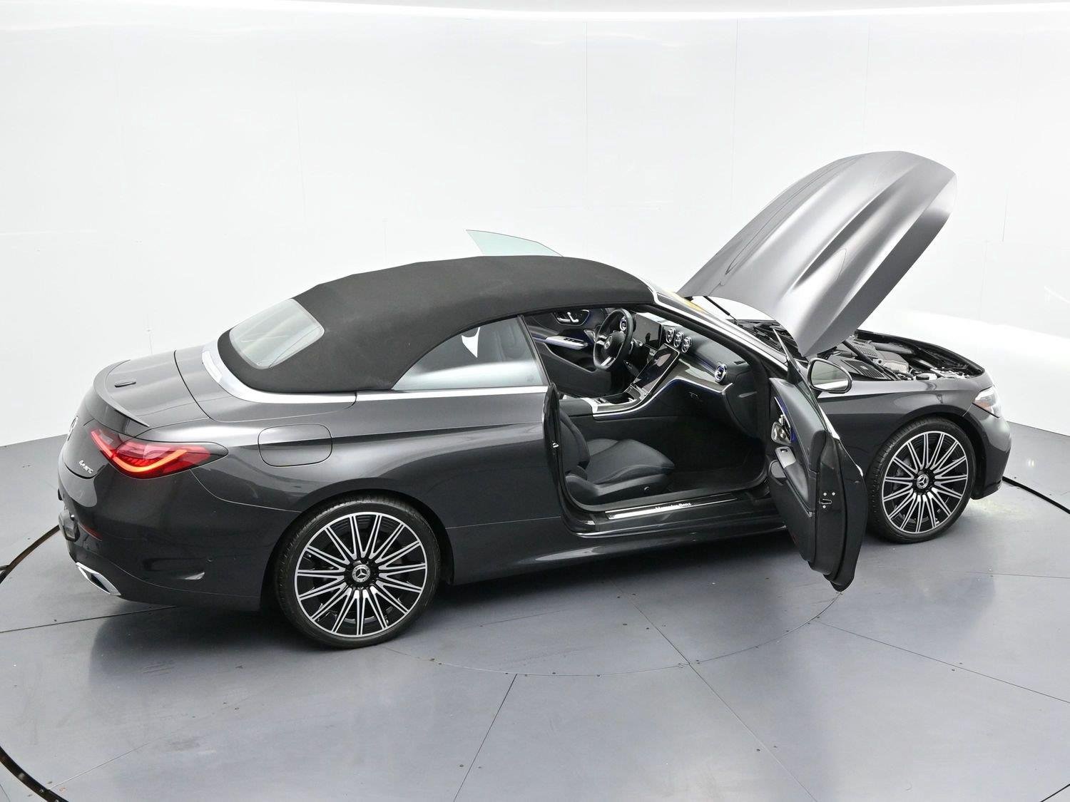 Used 2026 Graphite Gray Metallic Mercedes-Benz CLE 300 image 34