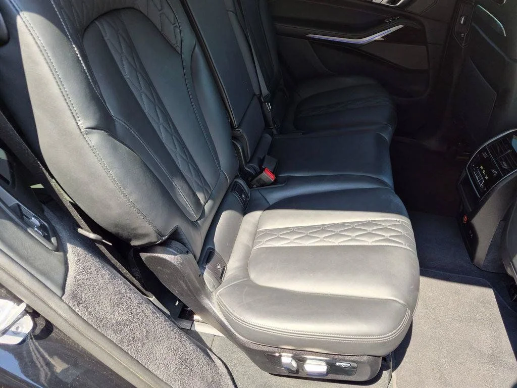 Used 2025 Black BMW xDrive40i image 35