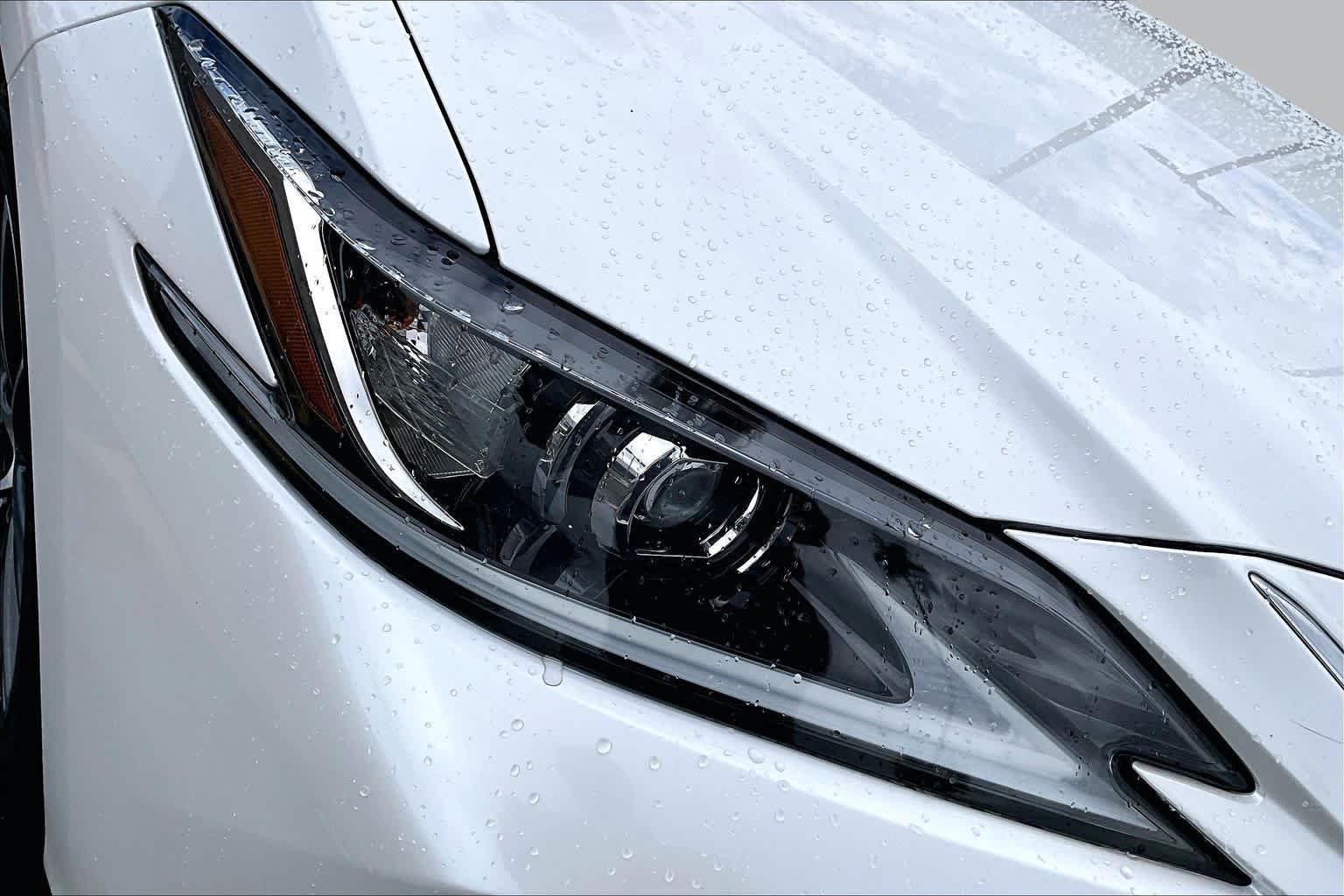Certified Used 2025 Eminent White Pearl Lexus  image 28