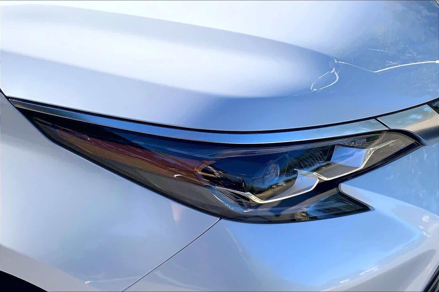 New 2026 Wind Chill Pearl Toyota Platinum image 13