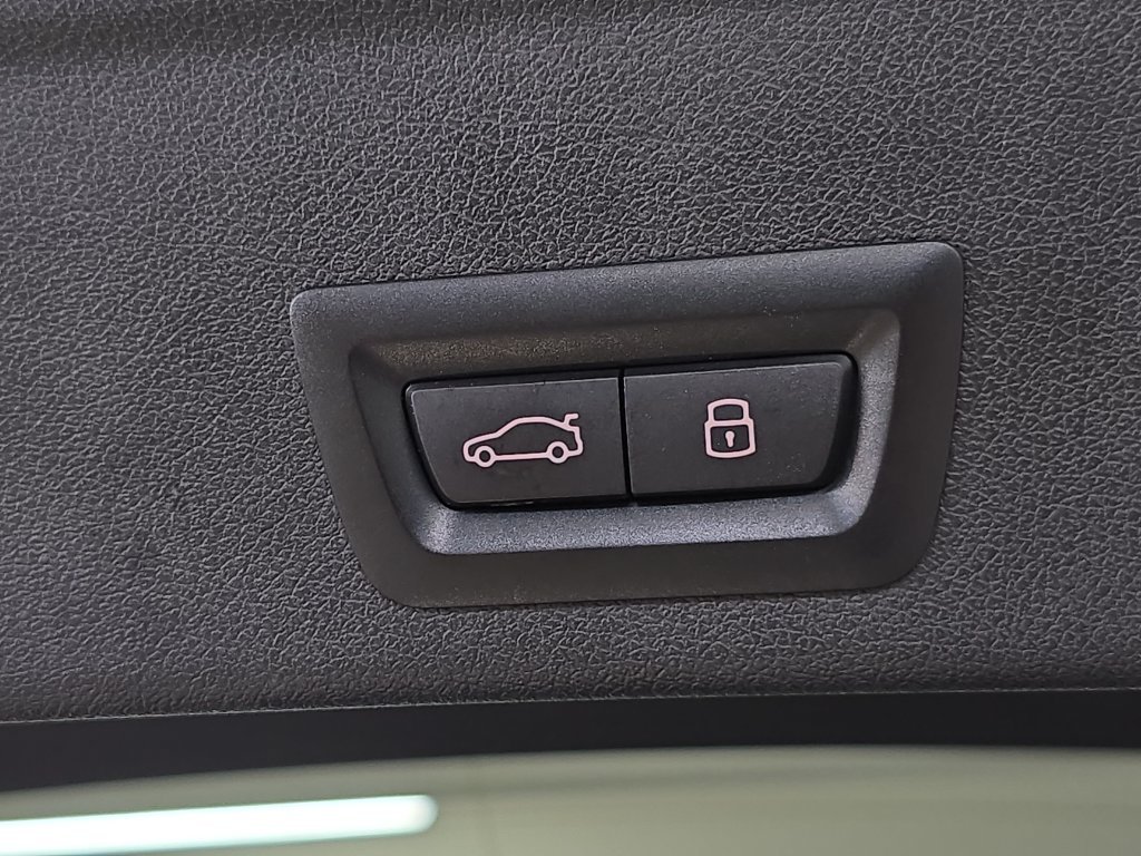 Used 2024 Skyscraper Gray Metallic BMW xDrive40i image 31