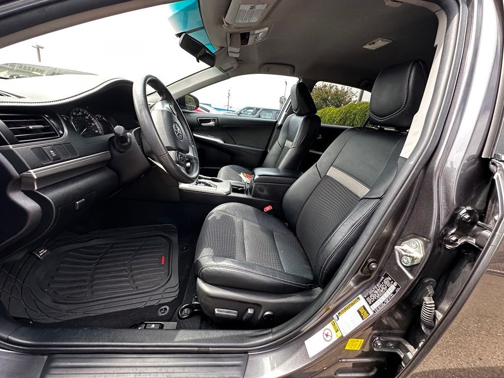 Used 2014 Gray Toyota SE image 18