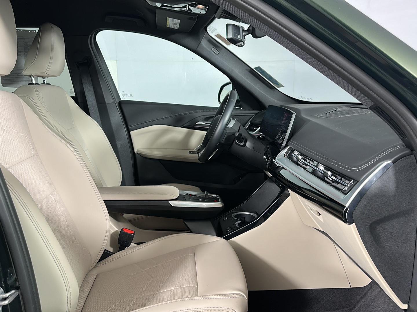 Used 2023 San Remo Green Metallic BMW xDrive28i image 27