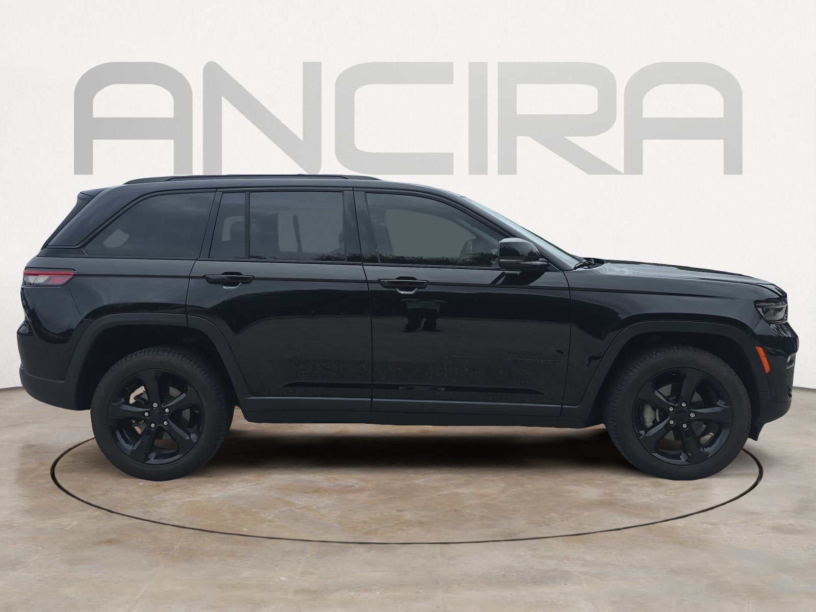 Used 2023 Diamond Black Crystal Pearlcoat Jeep Limited image 10