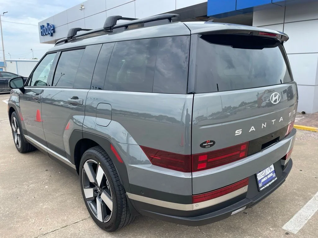 Used 2025 Gray Hyundai Limited image 9