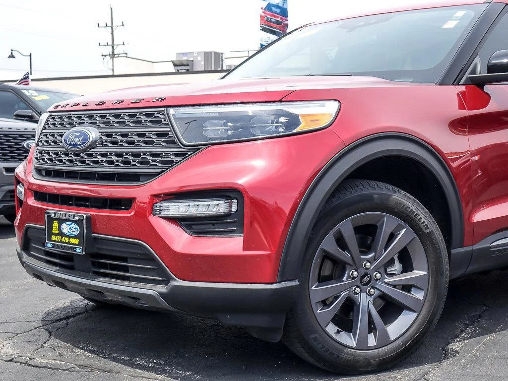 Used 2023 Red Metallic Ford XLT image 2
