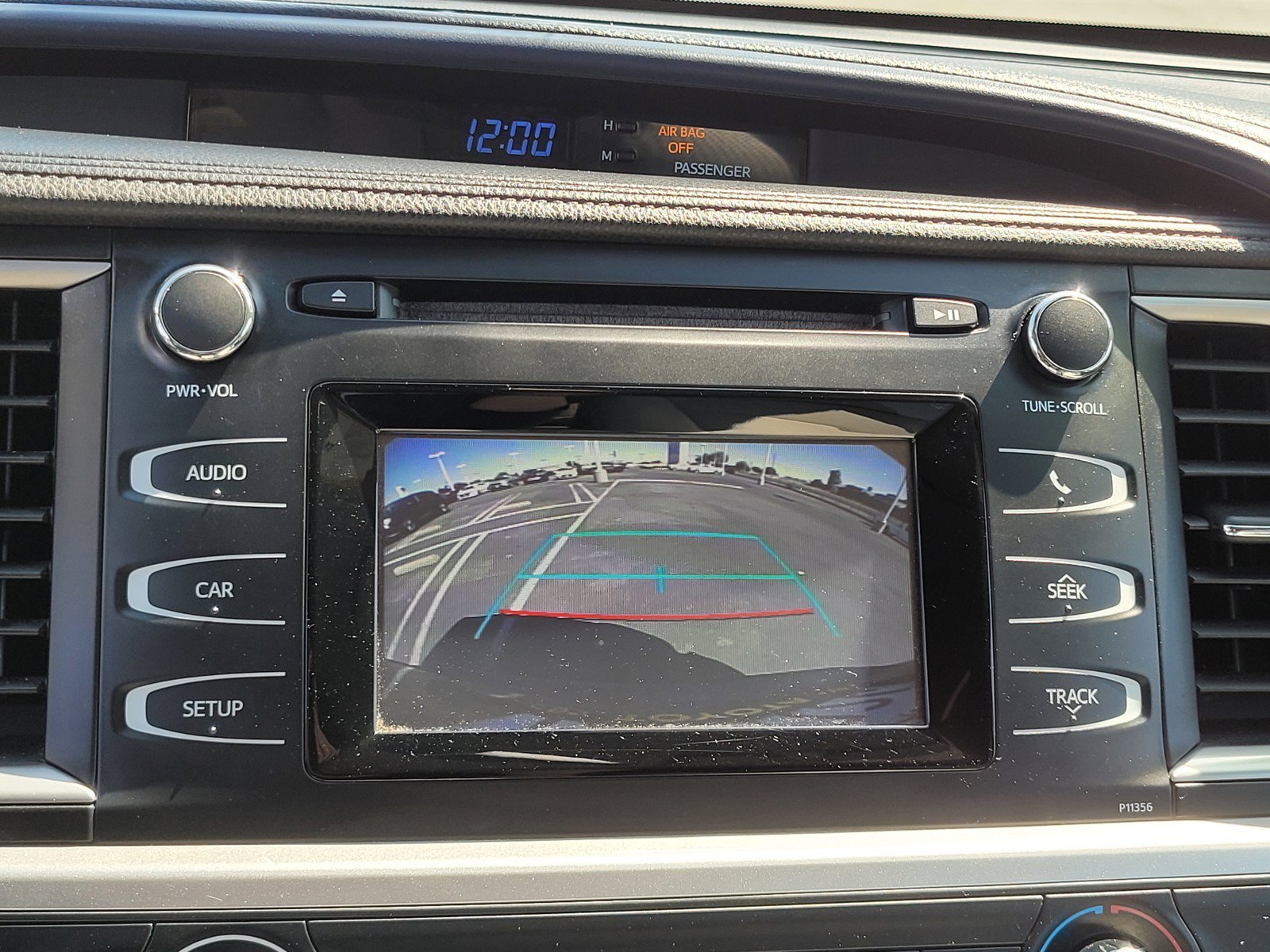 Used 2017  Toyota LE image 19