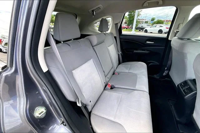 Used 2016 Modern Steel Metallic Honda SE image 20