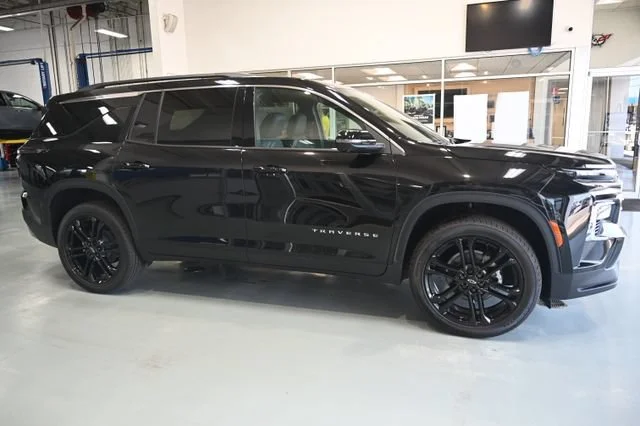 New 2026 Mosaic Black Metallic Chevrolet LT image 4