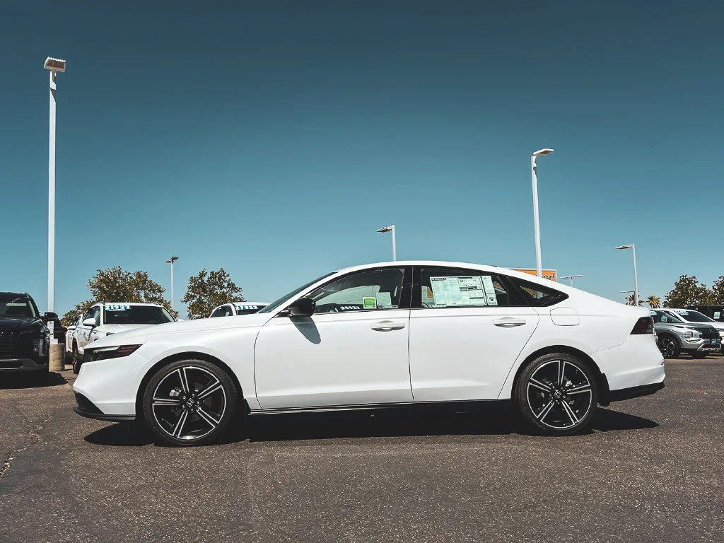 New 2026 Platinum White Pearl Honda SE image 3