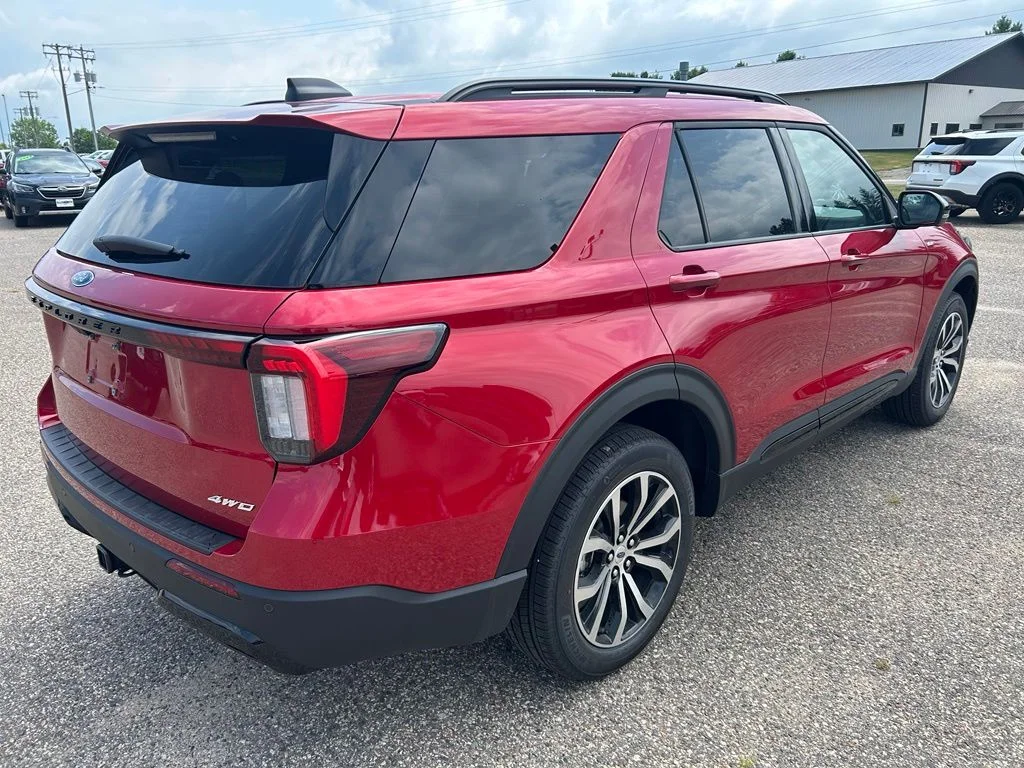 New 2026 Rapid Red Metallic Tinted Clearcoat Ford ST-Line image 7