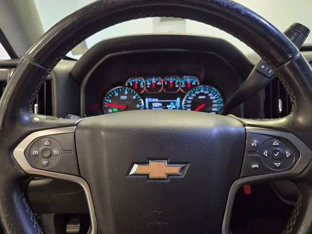 Used 2018 GRAPHITE METALLIC Chevrolet LT image 23