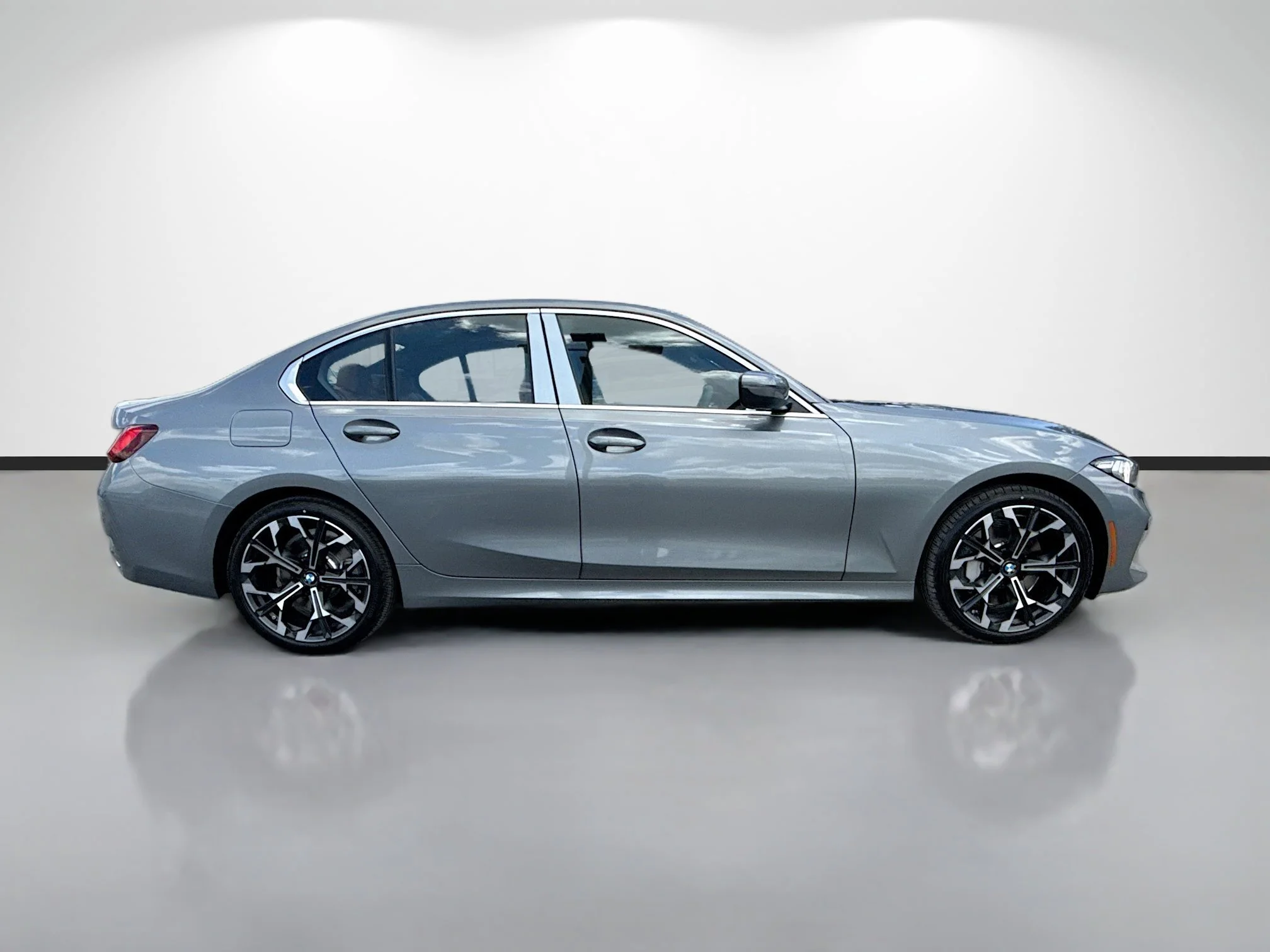 New 2026 Skyscraper Grey Metallic BMW 330i xDrive image 2
