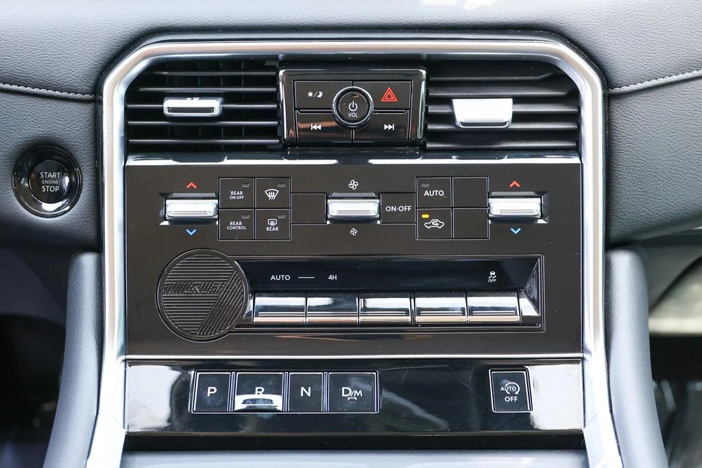 2025 Nissan Armada SV - Photo 9