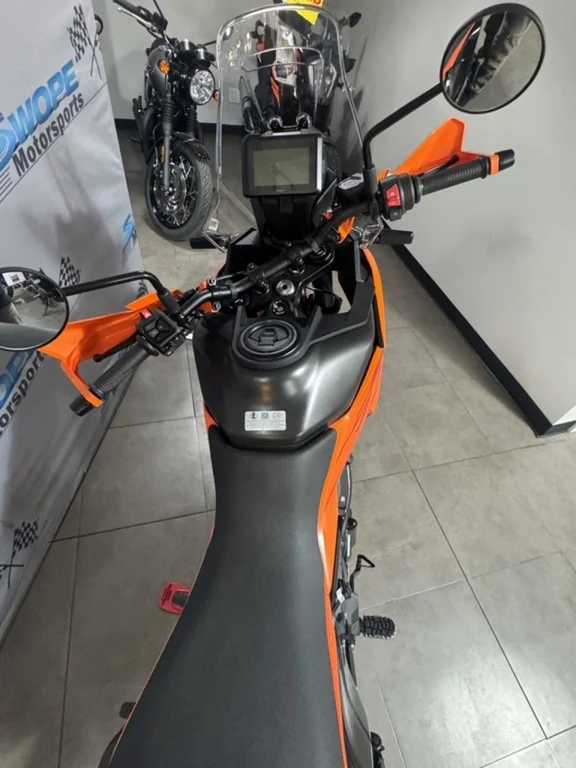New 2025  KTM 390 R image 5