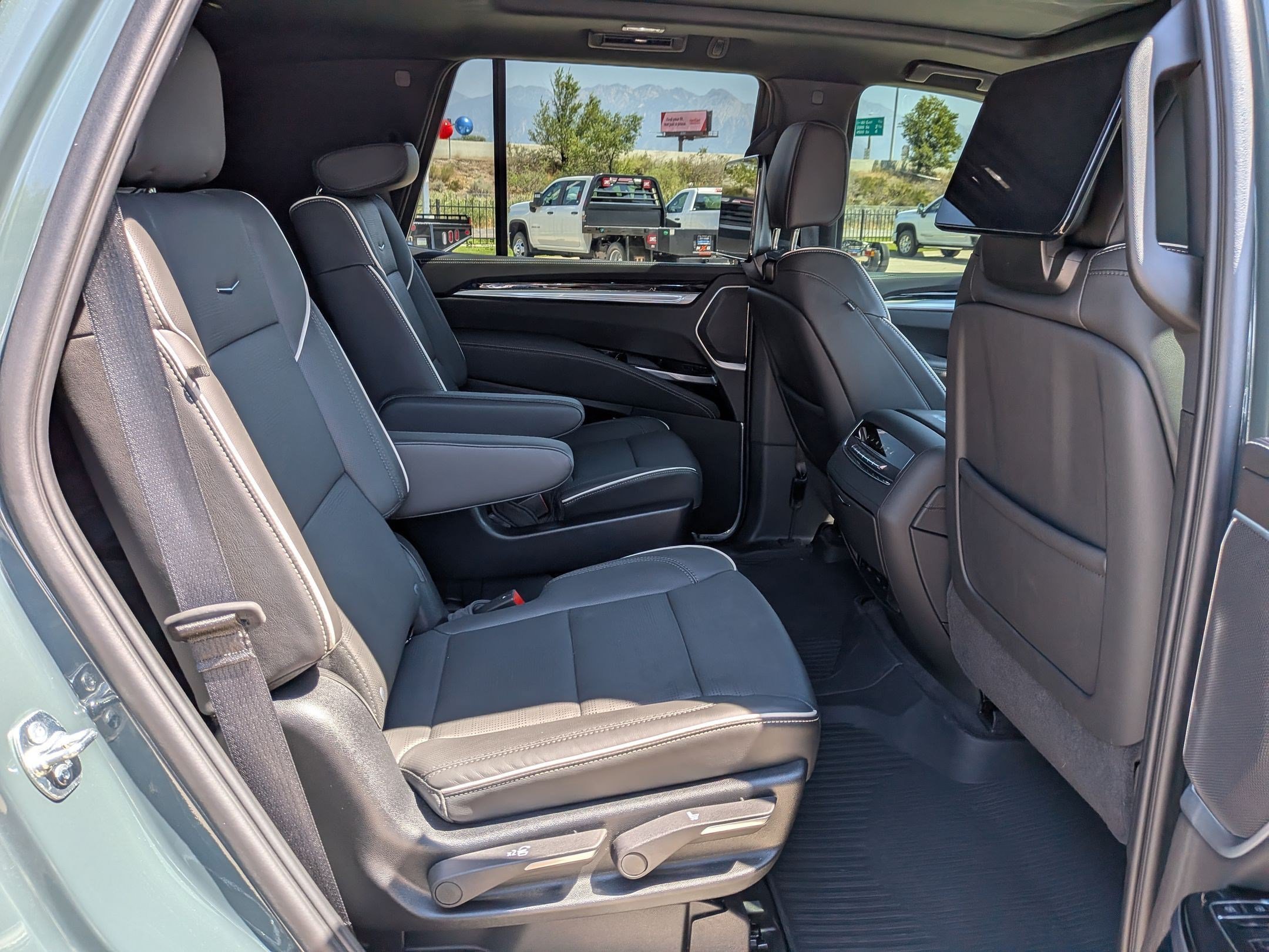 Used 2025 Aegean Stone Cadillac Sport image 29