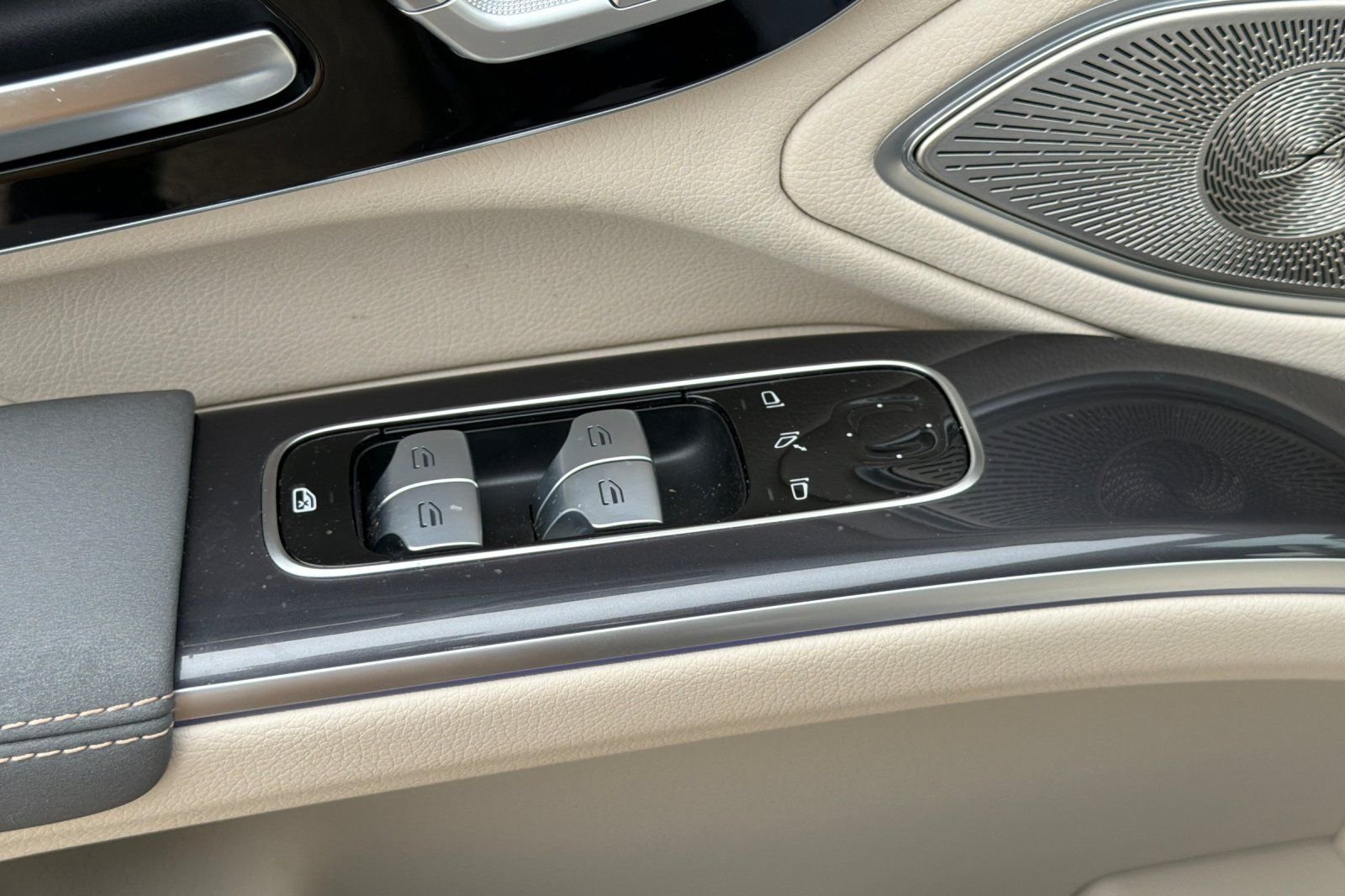 Certified Used 2023 Blue Mercedes-Benz 450 image 25