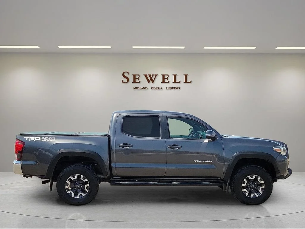 Used 2018 Gray Toyota SR image 6