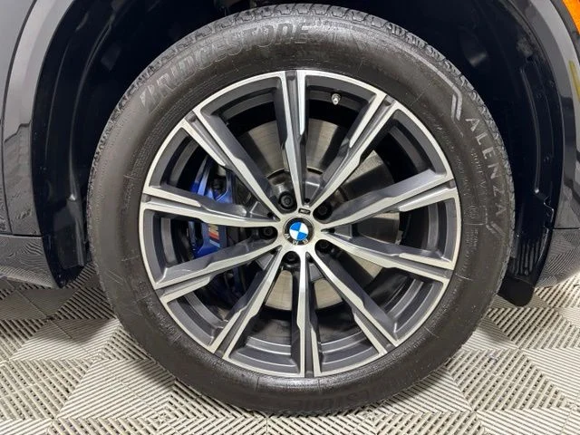 Certified Used 2025 Black Sapphire Metallic BMW M60i image 23