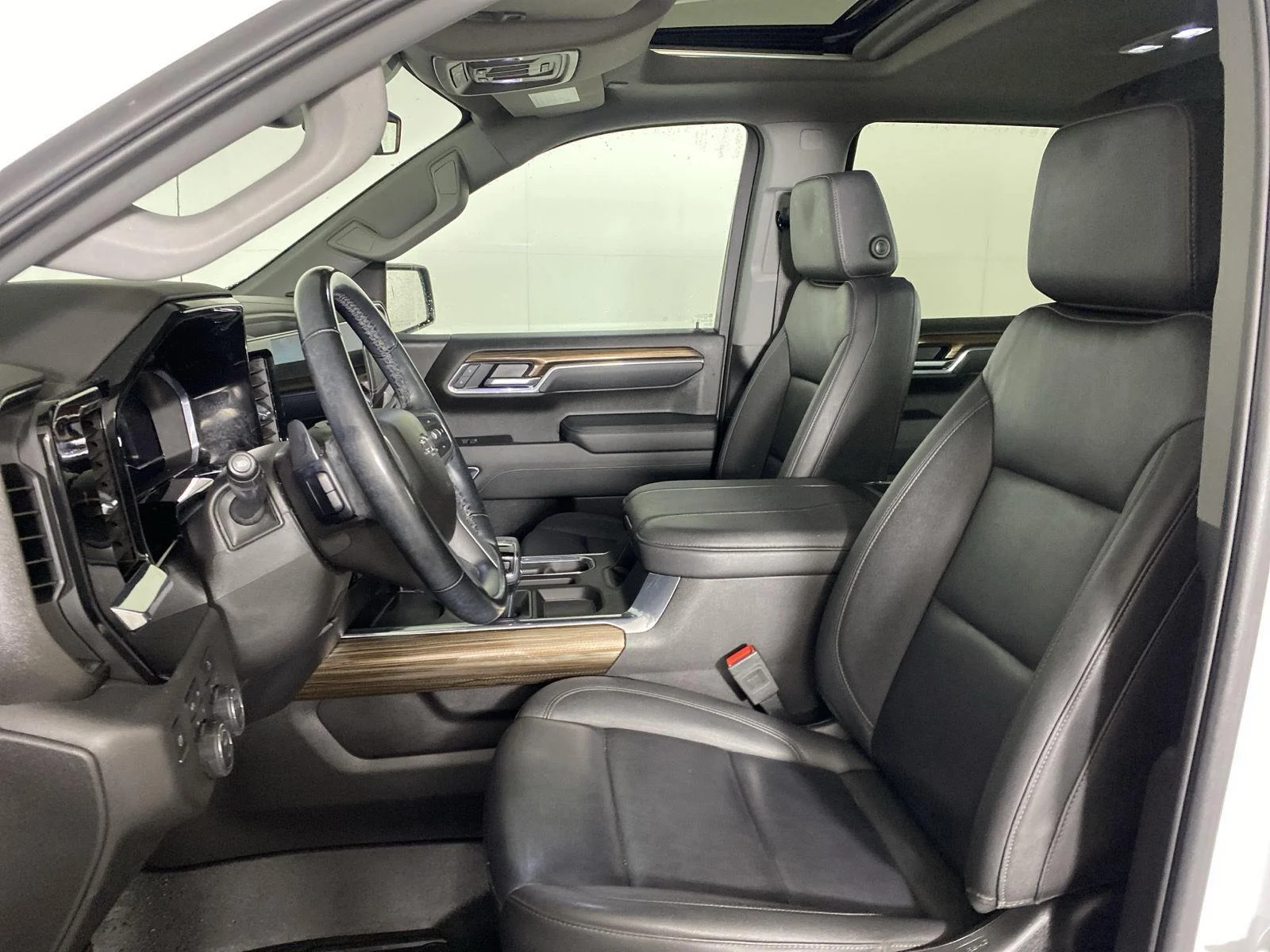 Used 2025 Summit White Chevrolet LT Trail Boss image 10