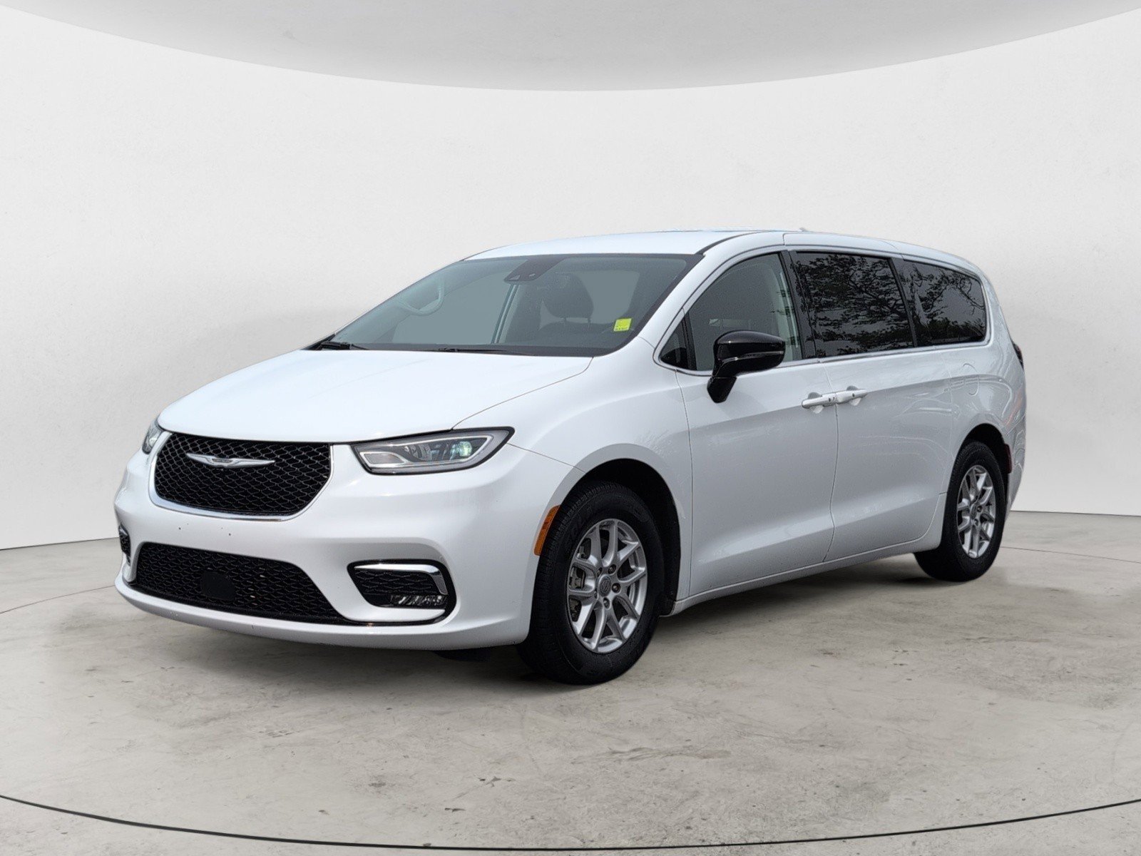Used 2024 Bright White Clearcoat Chrysler Touring L image 6