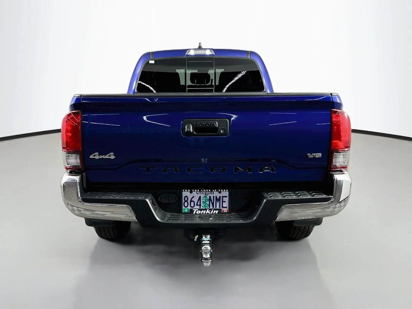 Certified Used 2022 Blue Toyota SR5 image 6